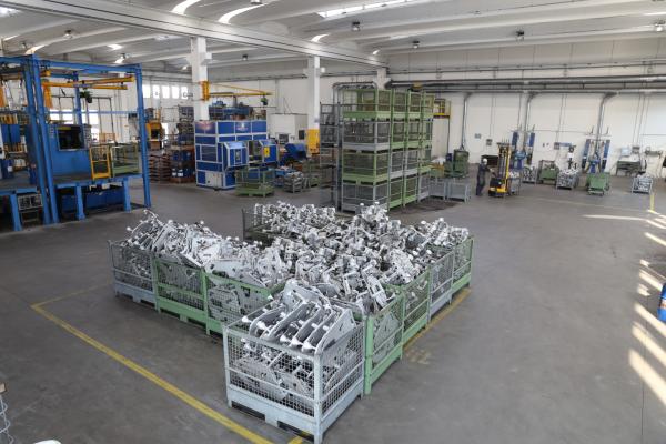 Interno stabilimento finitura